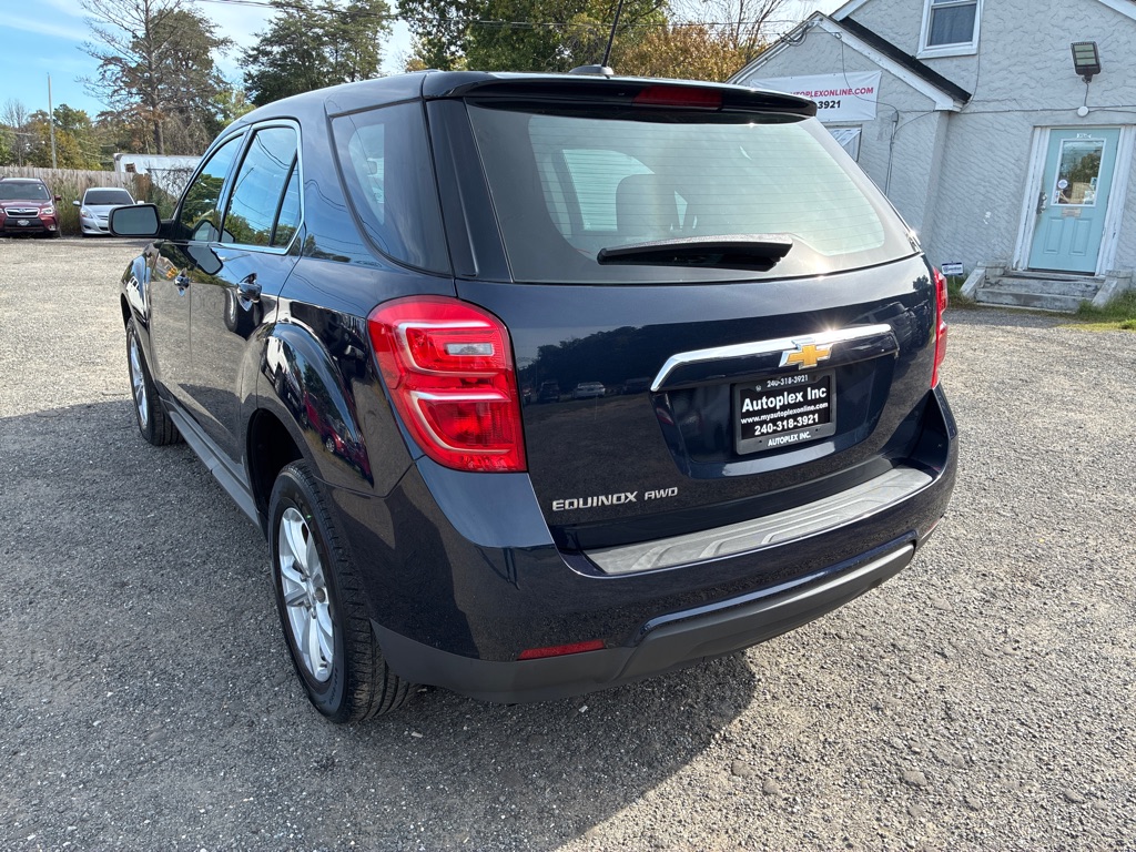 Photo 5 of this CHEVROLET EQUINOX