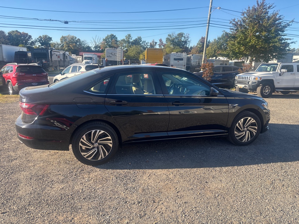 Photo 9 of this VOLKSWAGEN JETTA