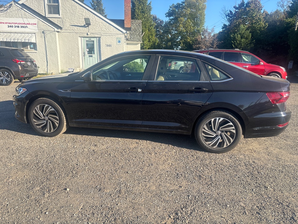 Photo 5 of this VOLKSWAGEN JETTA