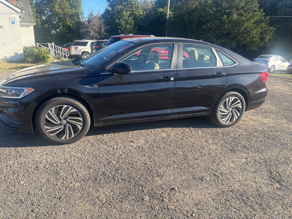 Photo 4 of this VOLKSWAGEN JETTA