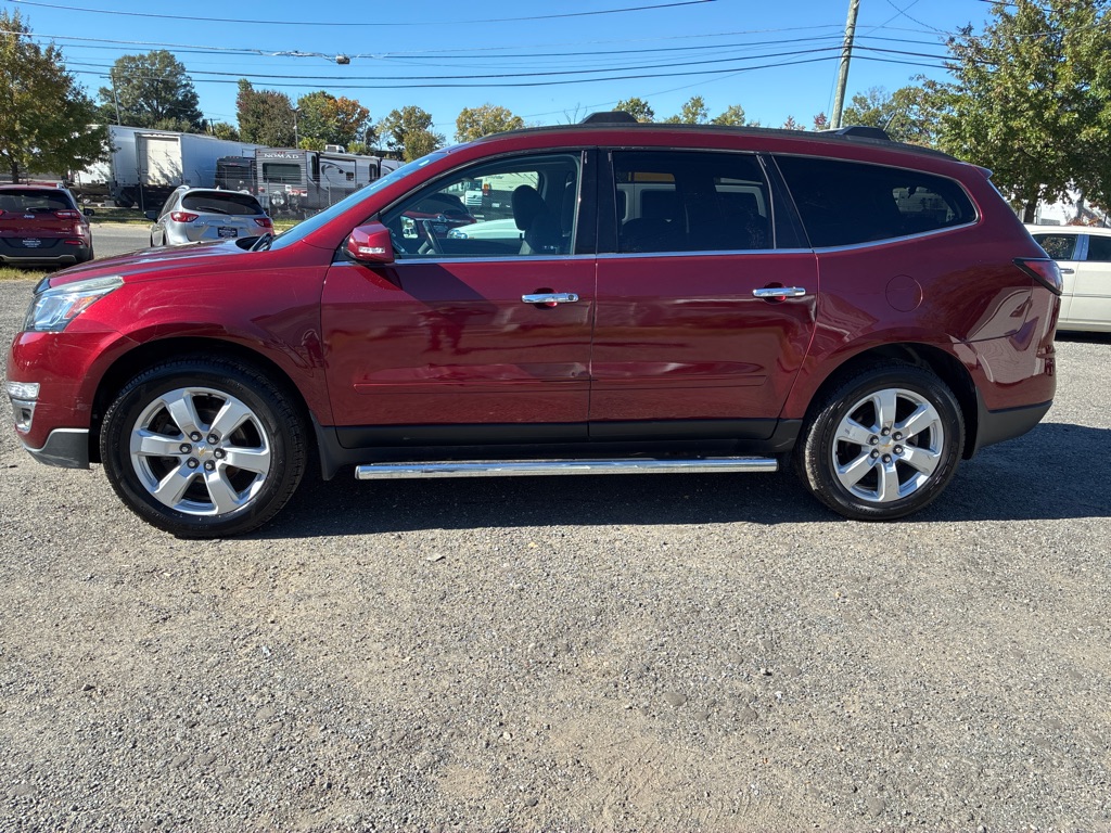 Photo 3 of this CHEVROLET TRAVERSE