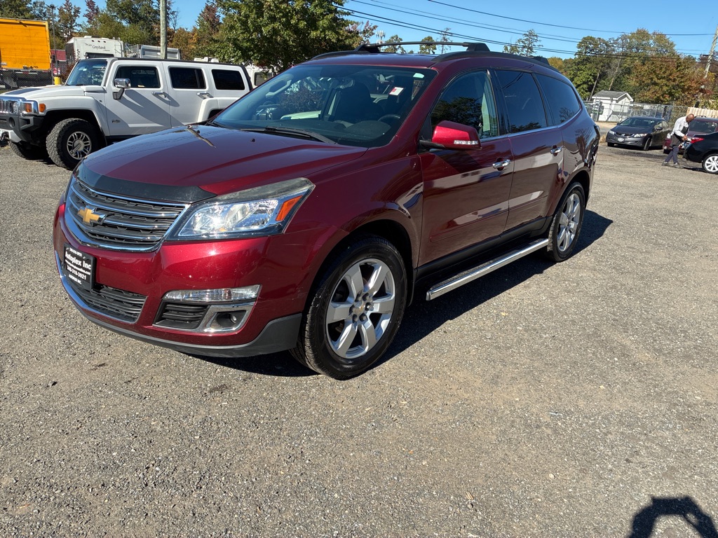 Photo 2 of this CHEVROLET TRAVERSE
