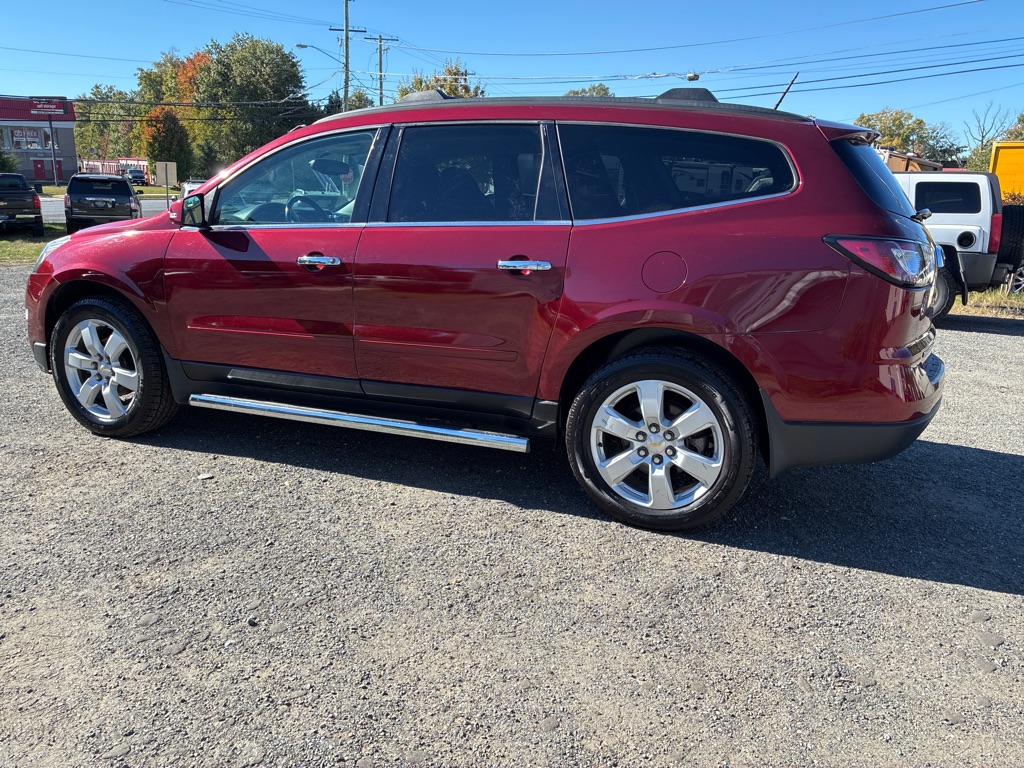 Photo 4 of this CHEVROLET TRAVERSE