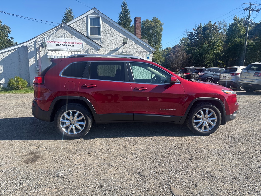 Photo 10 of this JEEP CHEROKEE