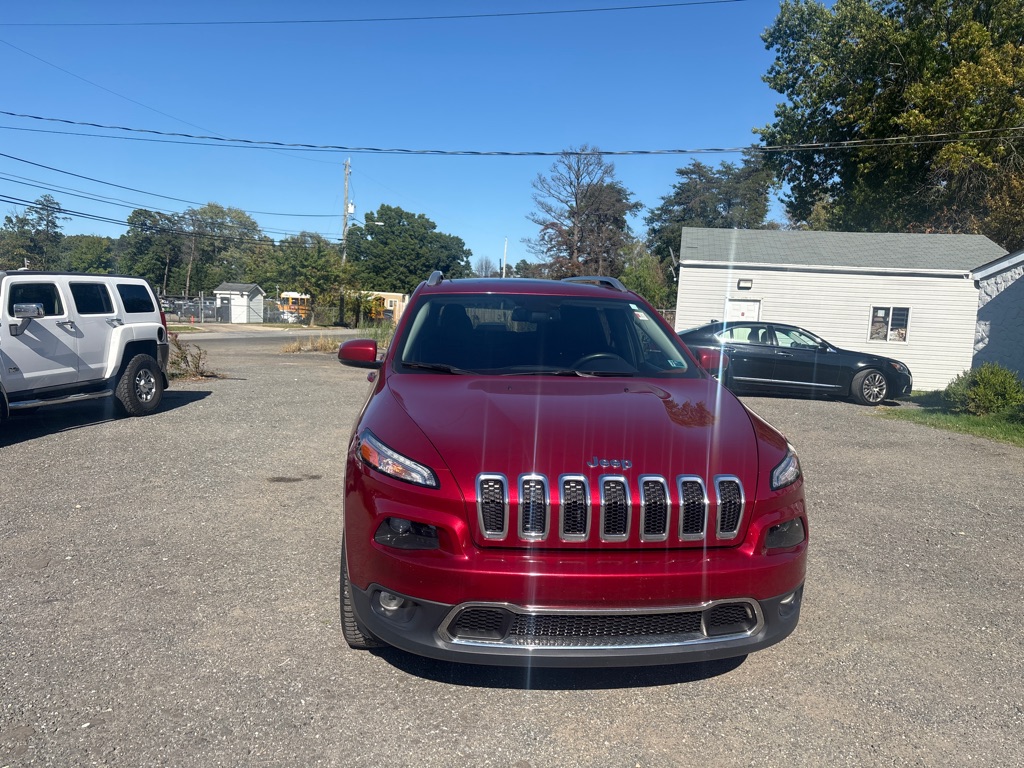 Photo 13 of this JEEP CHEROKEE