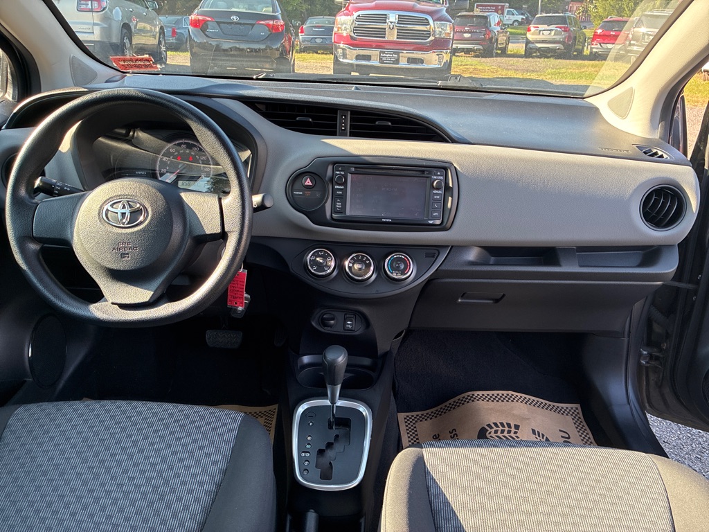 Photo 14 of this TOYOTA YARIS