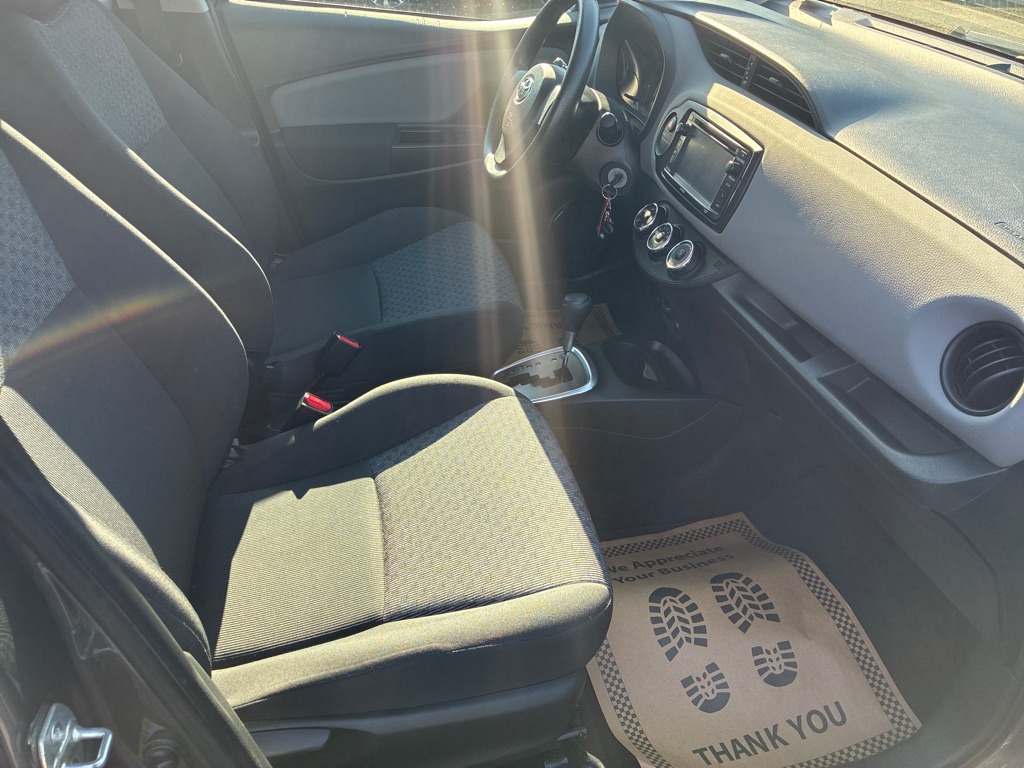 Photo 12 of this TOYOTA YARIS