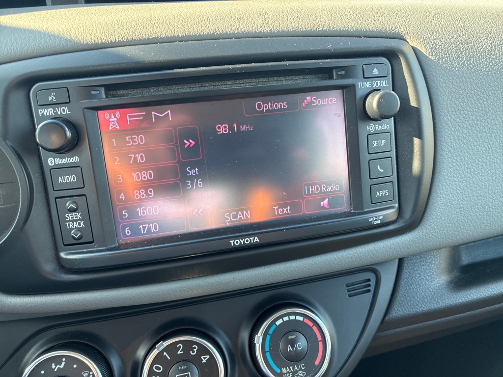 Photo 17 of this TOYOTA YARIS