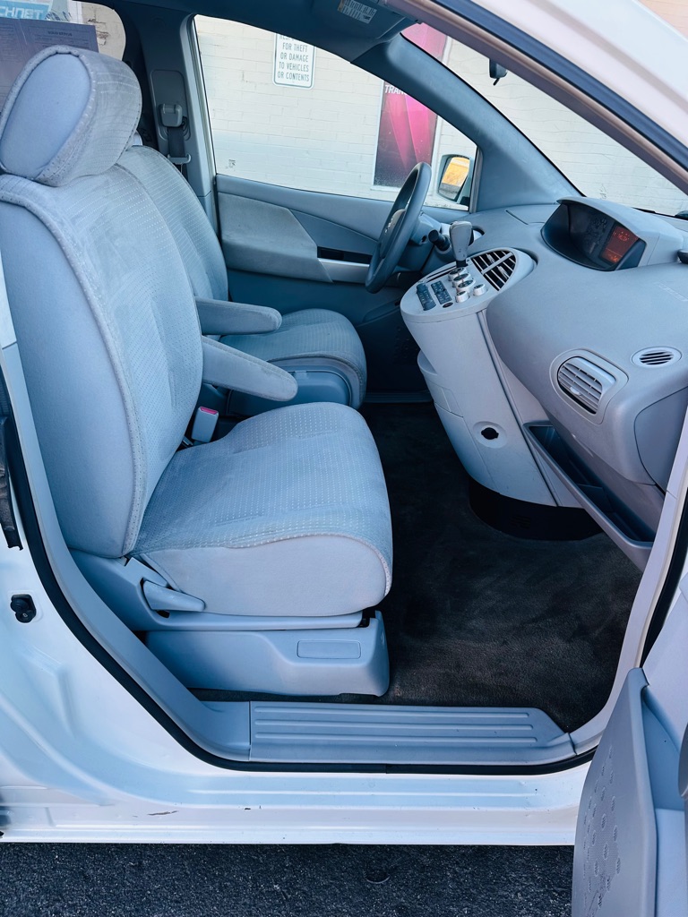Photo 15 of this NISSAN QUEST