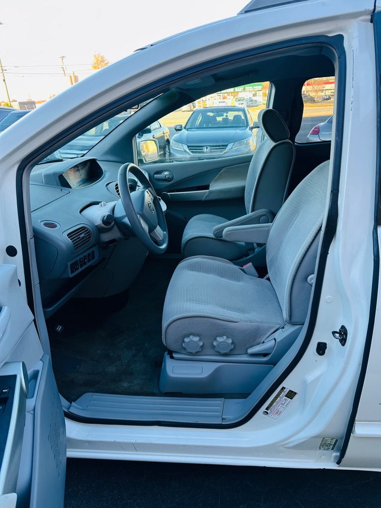 Photo 8 of this NISSAN QUEST