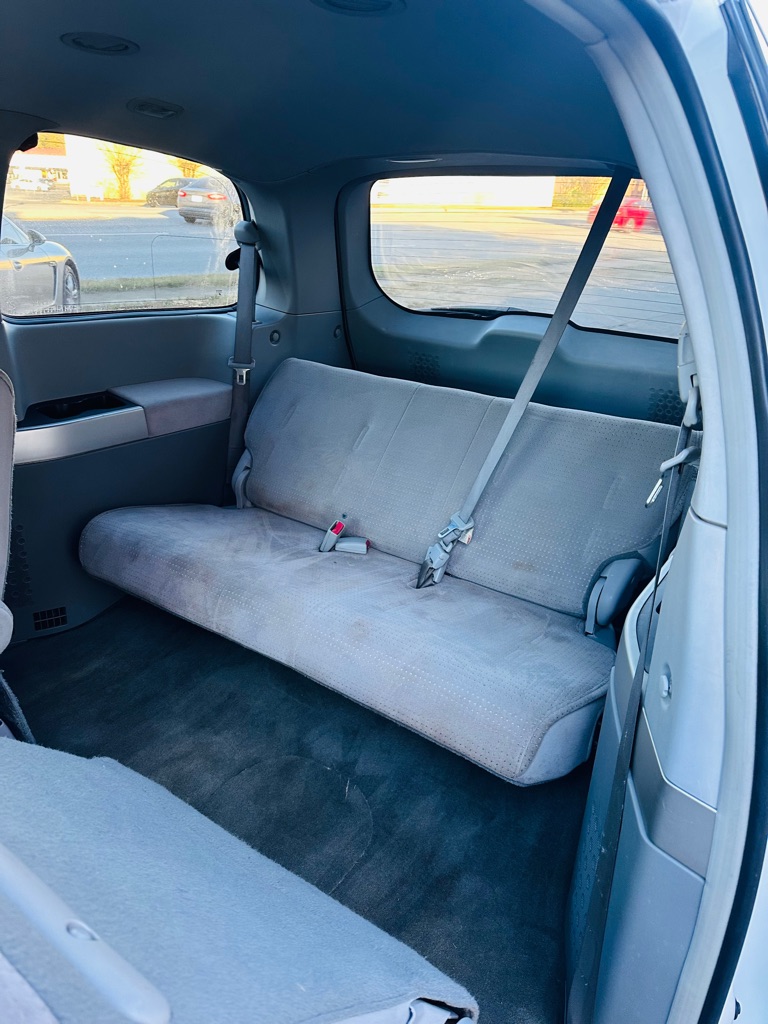 Photo 11 of this NISSAN QUEST