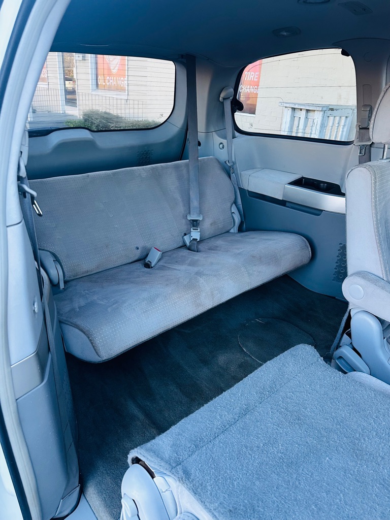Photo 14 of this NISSAN QUEST