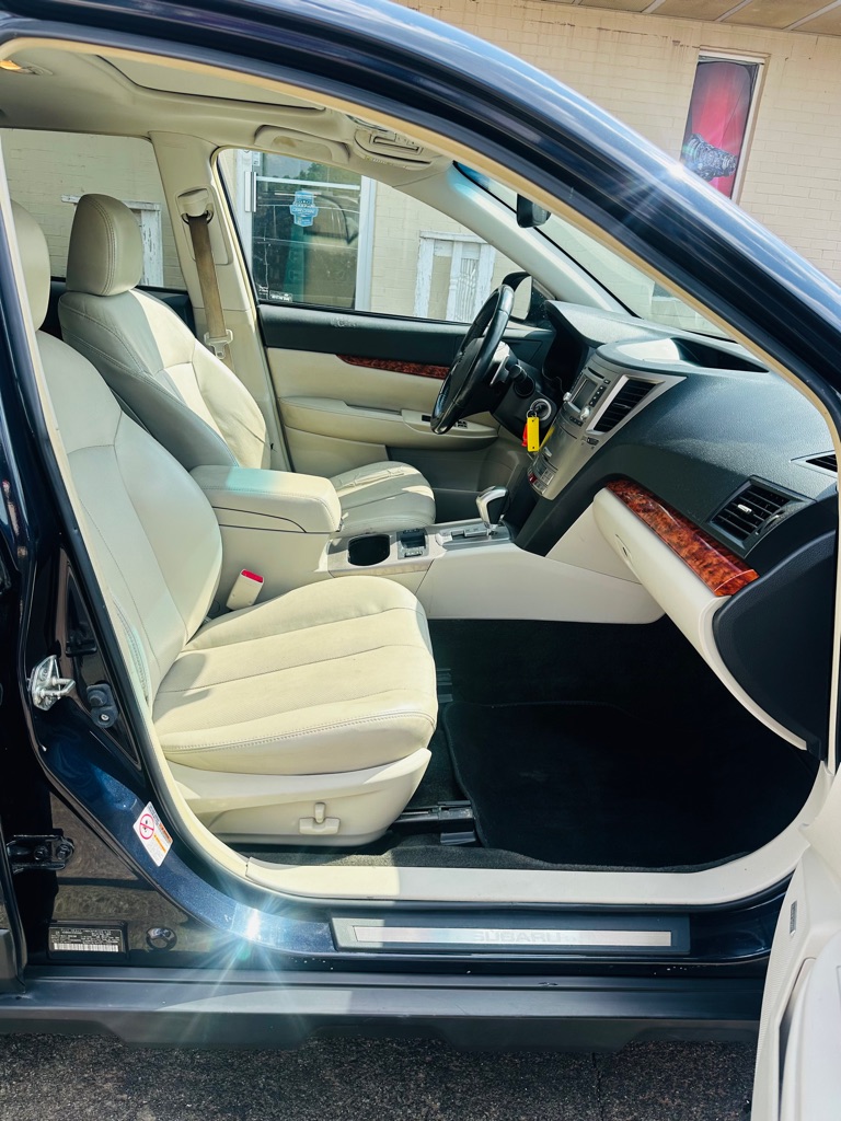 Photo 12 of this SUBARU OUTBACK