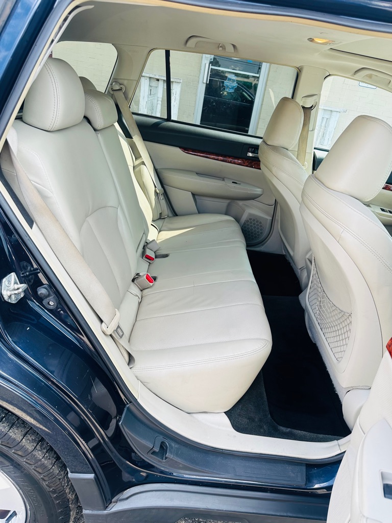 Photo 18 of this SUBARU OUTBACK