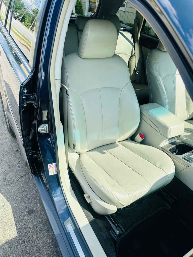 Photo 13 of this SUBARU OUTBACK