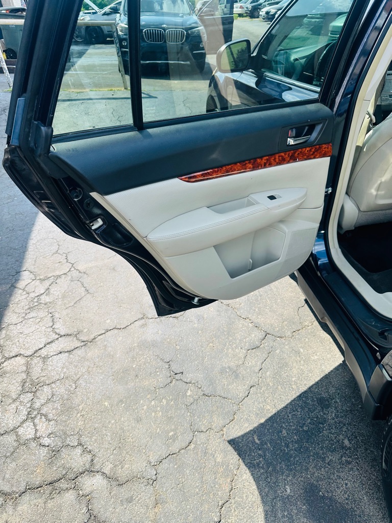 Photo 16 of this SUBARU OUTBACK