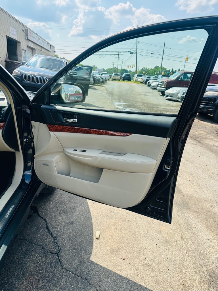 Photo 14 of this SUBARU OUTBACK
