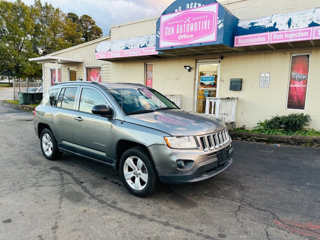 Photo 2 of this JEEP COMPASS
