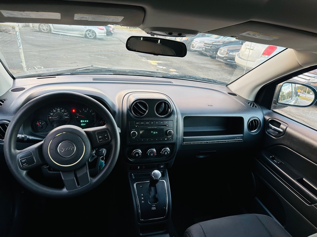 Photo 9 of this JEEP COMPASS