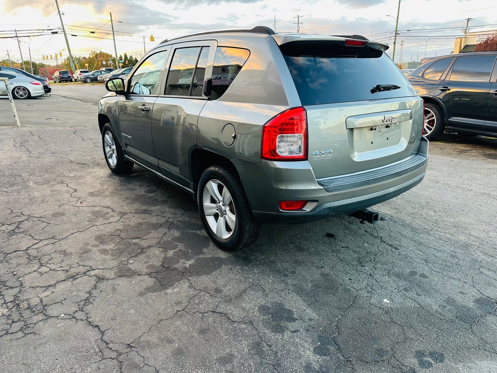 Photo 5 of this JEEP COMPASS