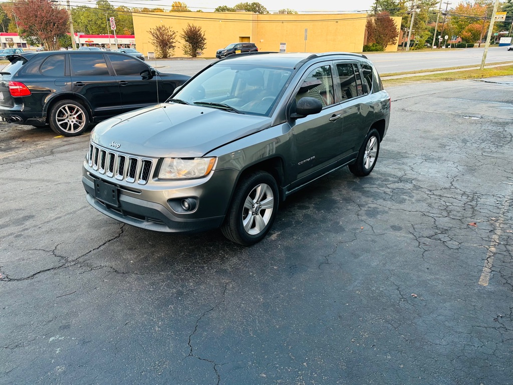 Photo 7 of this JEEP COMPASS