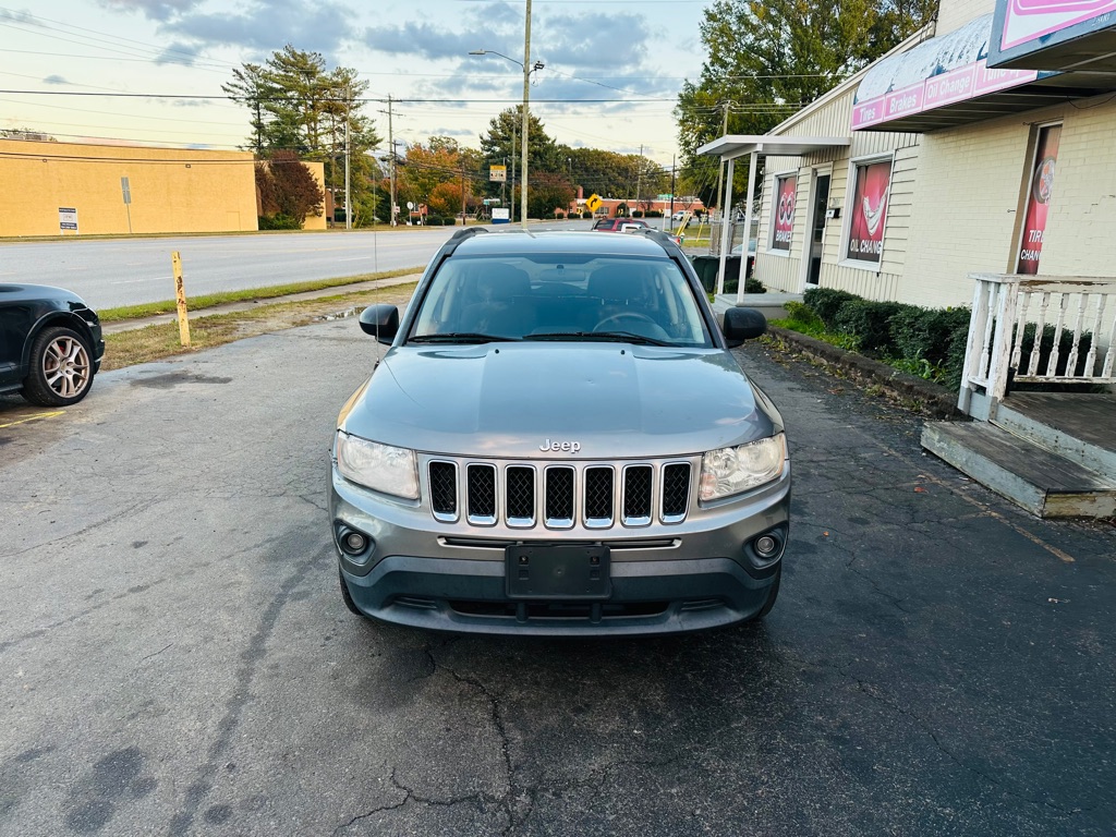 Photo 8 of this JEEP COMPASS