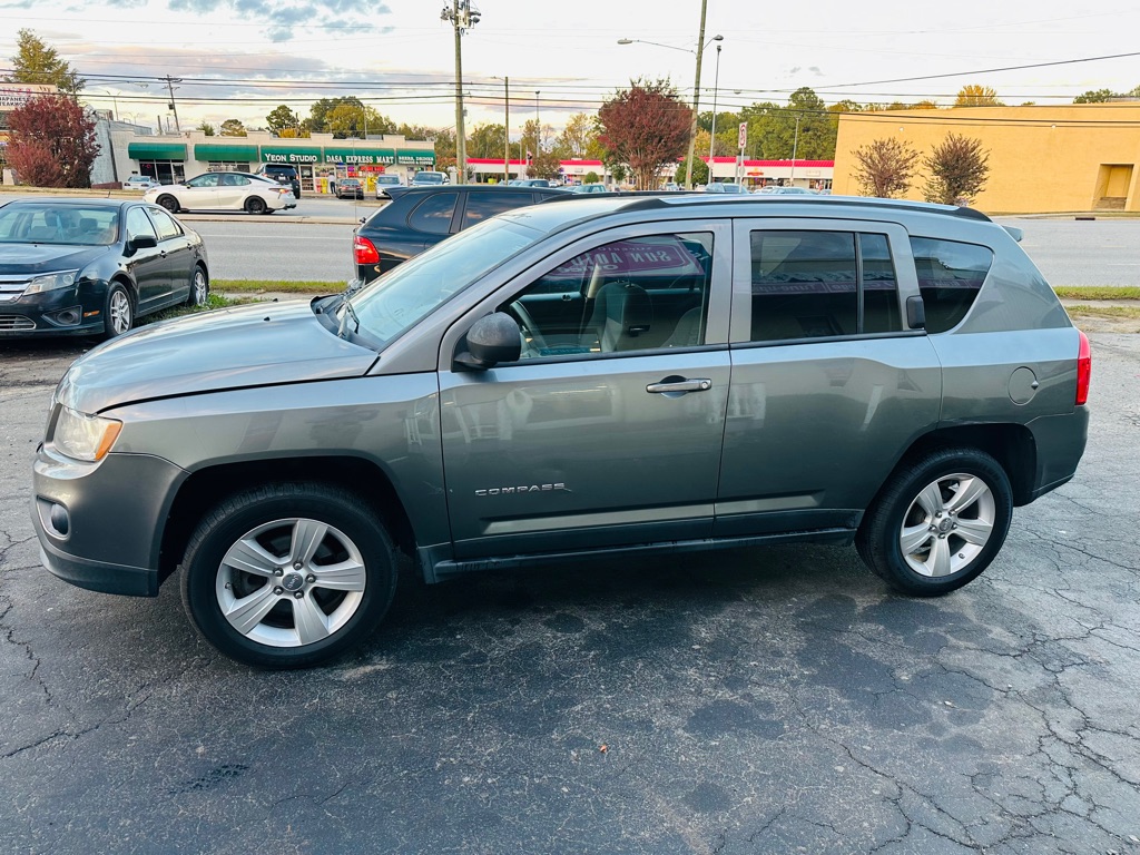 Photo 6 of this JEEP COMPASS