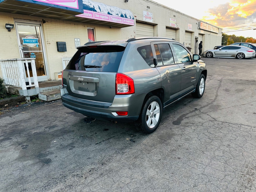 Photo 3 of this JEEP COMPASS
