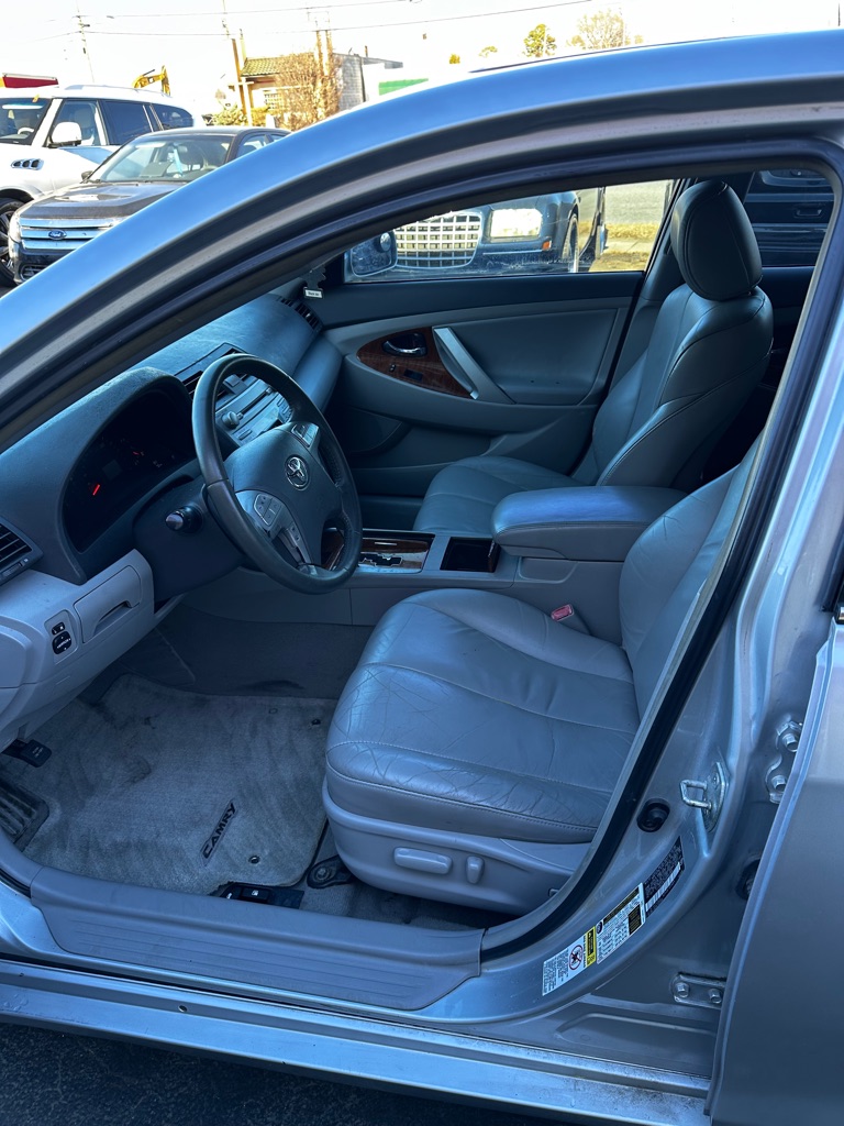 Photo 9 of this TOYOTA CAMRY