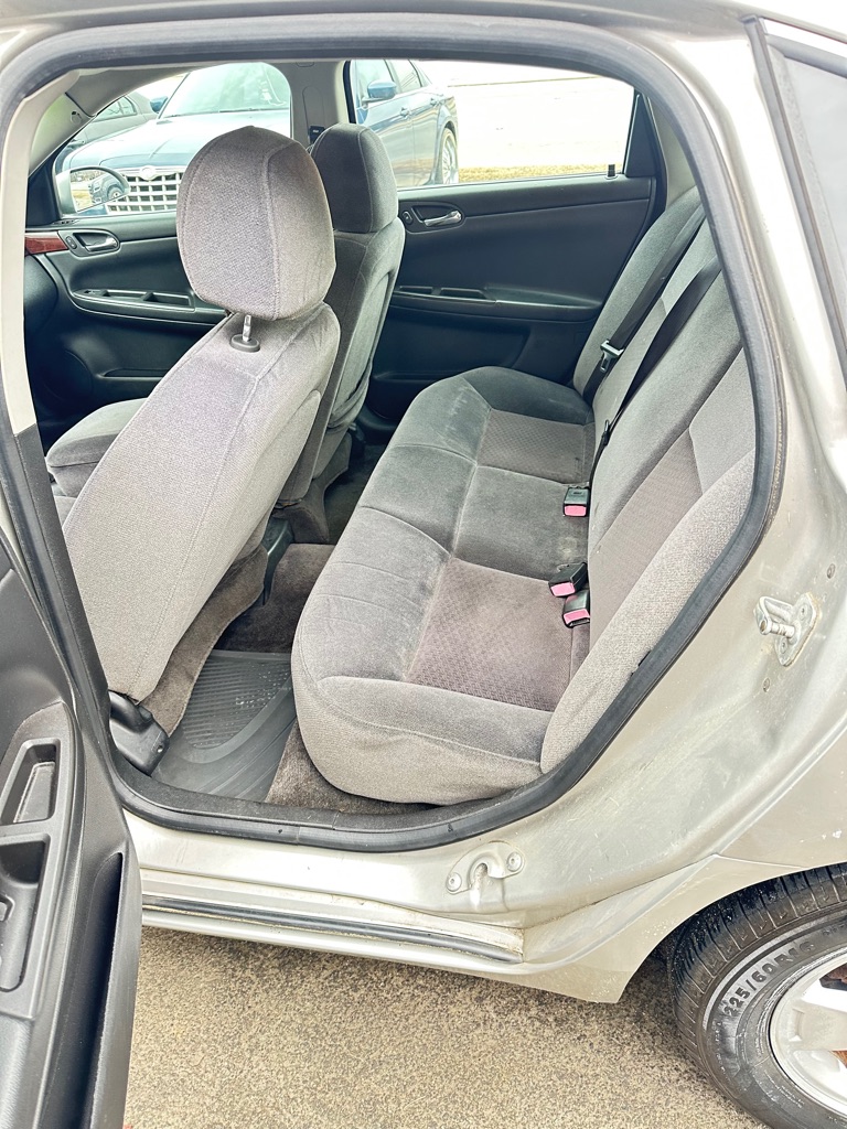 Photo 16 of this CHEVROLET IMPALA