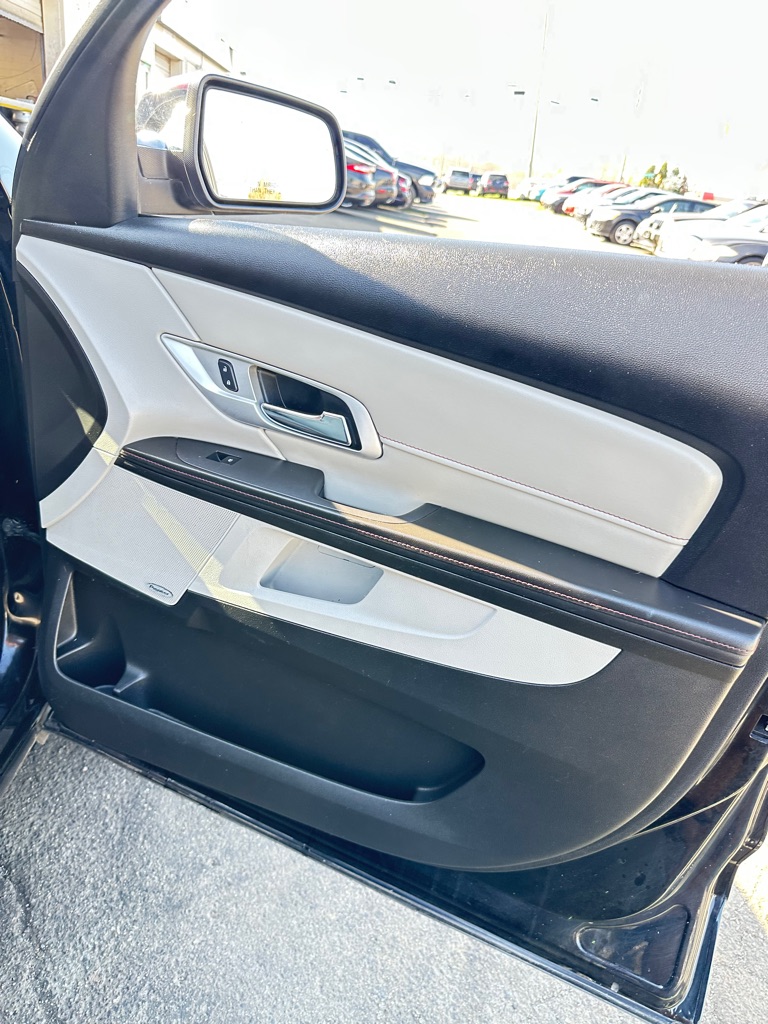 Photo 14 of this GMC TERRAIN
