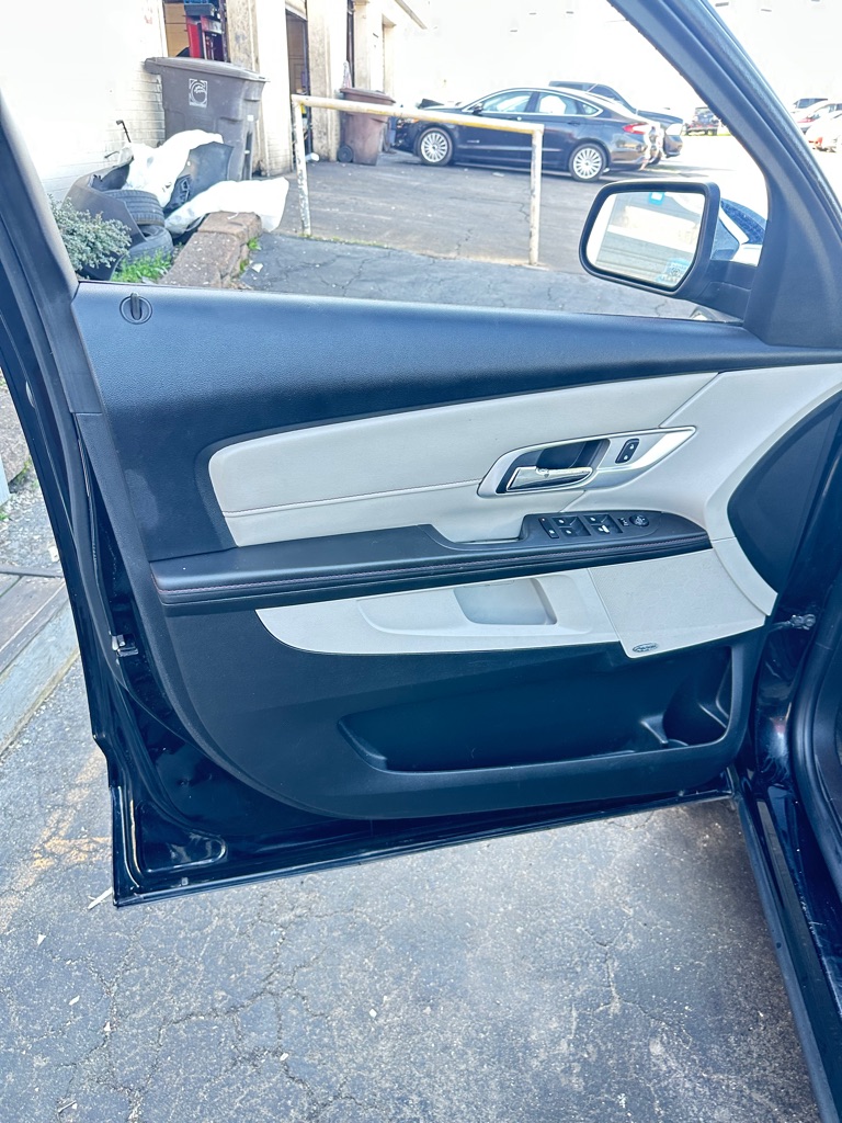 Photo 8 of this GMC TERRAIN