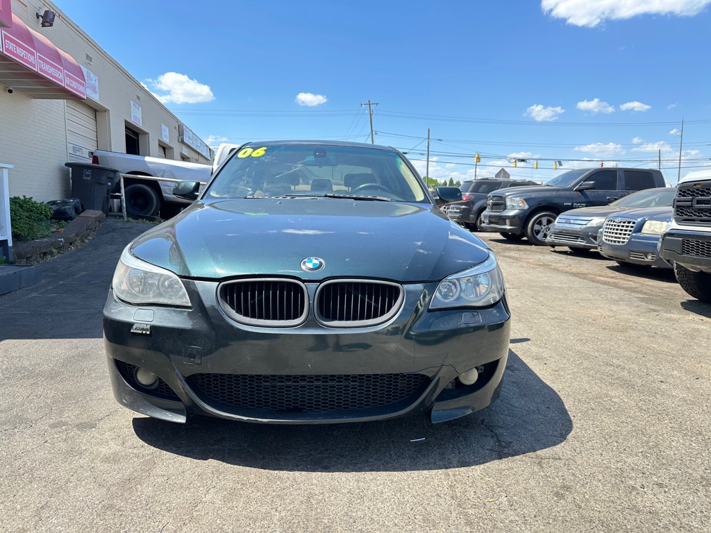 Photo 3 of this BMW 5 SERIES