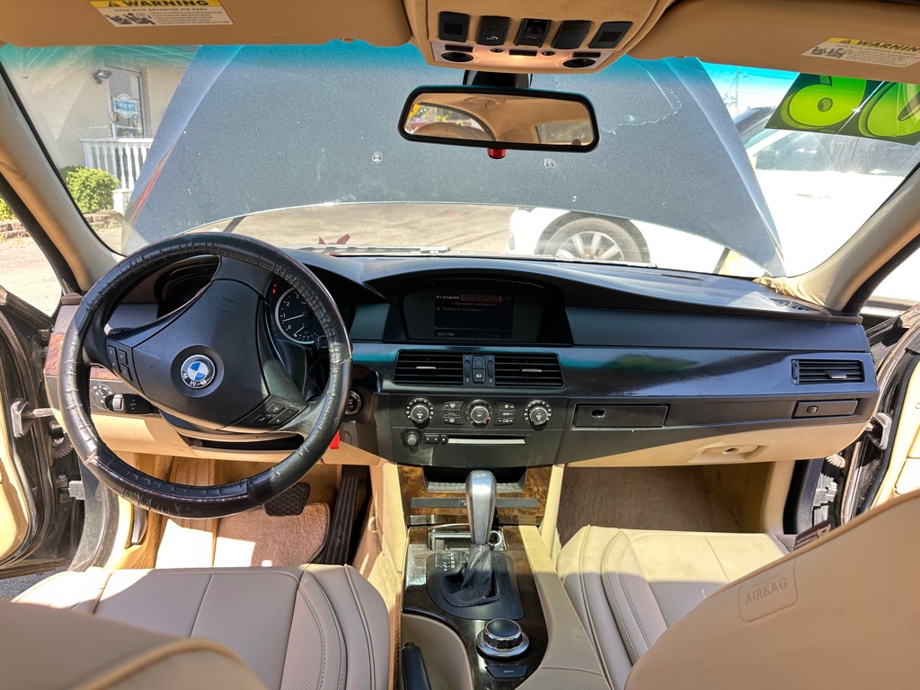 Photo 9 of this BMW 5 SERIES