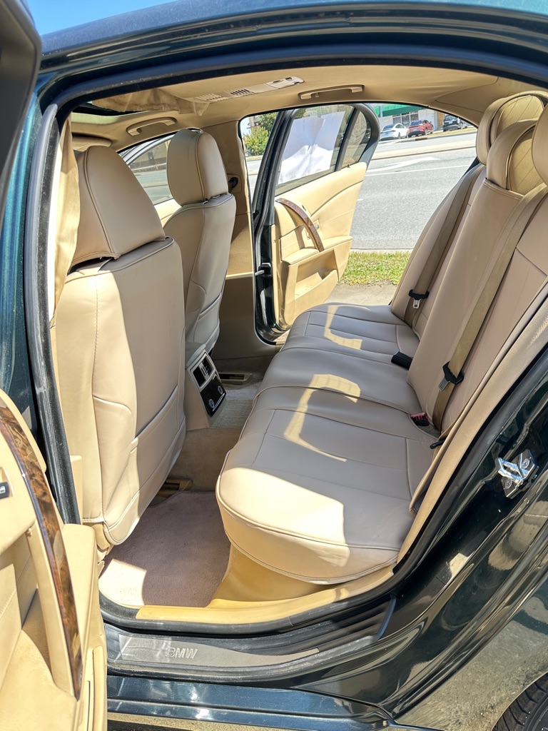 Photo 12 of this BMW 5 SERIES