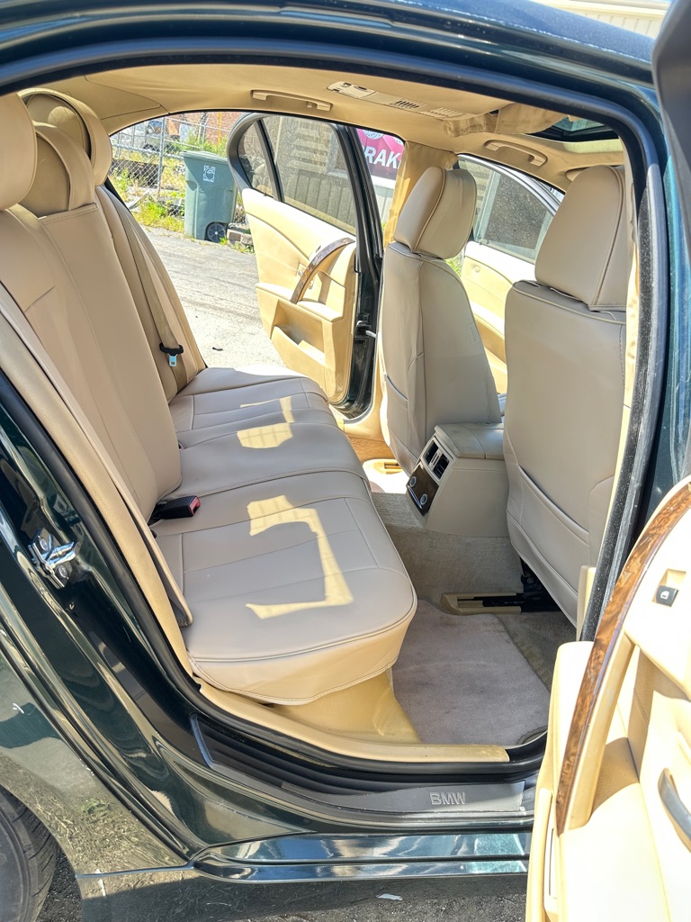 Photo 14 of this BMW 5 SERIES