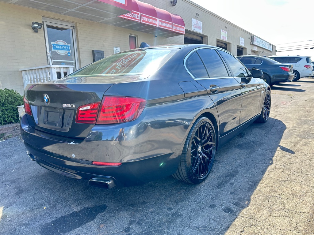 Photo 8 of this BMW 5 SERIES