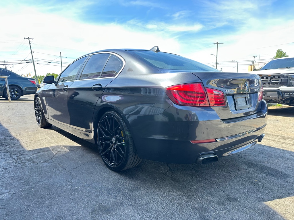 Photo 6 of this BMW 5 SERIES
