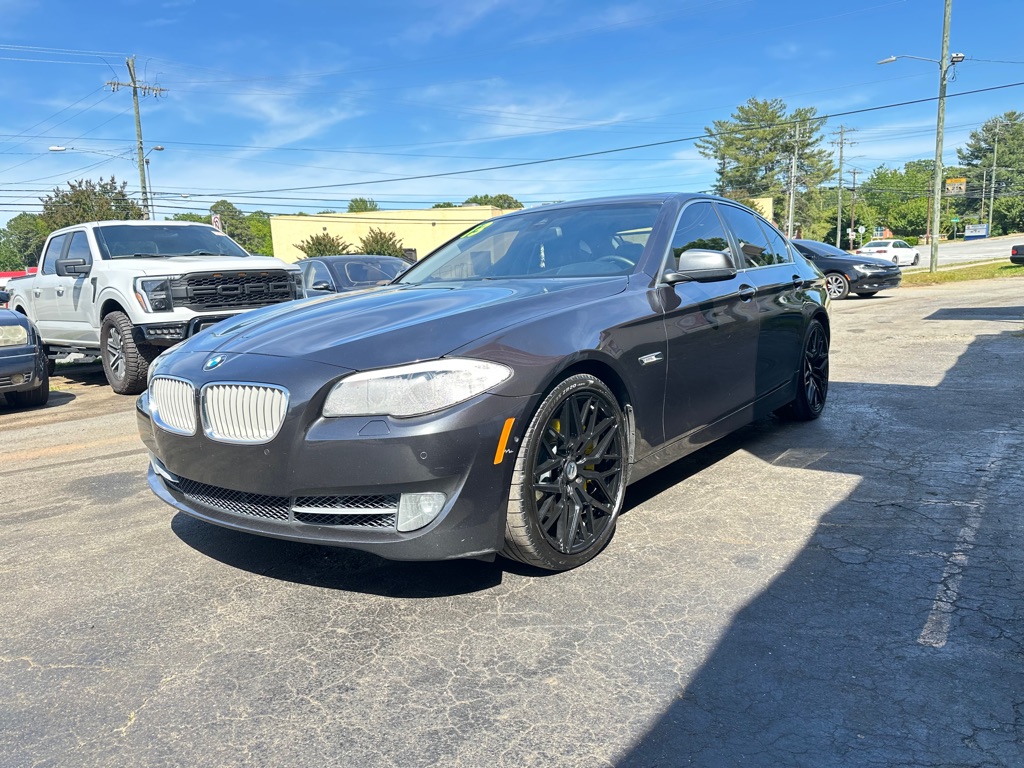 Photo 4 of this BMW 5 SERIES