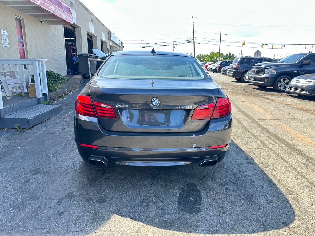 Photo 7 of this BMW 5 SERIES
