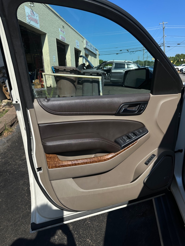 Photo 11 of this CHEVROLET SUBURBAN