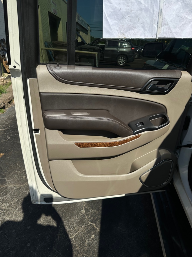 Photo 15 of this CHEVROLET SUBURBAN