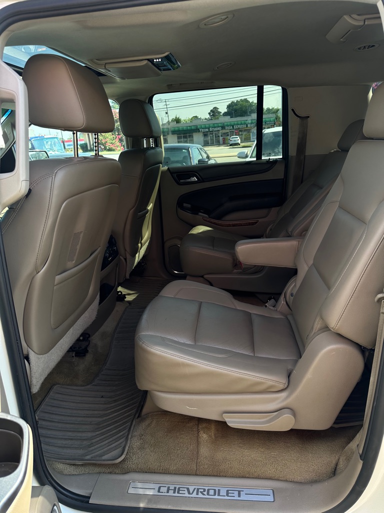 Photo 12 of this CHEVROLET SUBURBAN