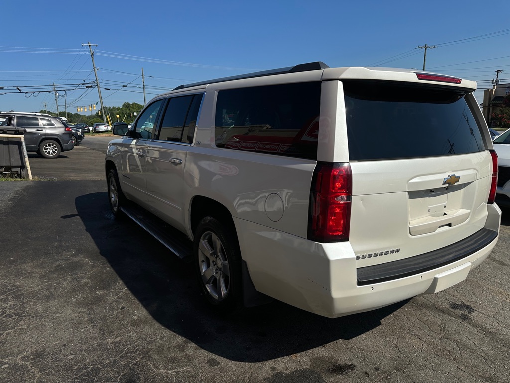 Photo 6 of this CHEVROLET SUBURBAN