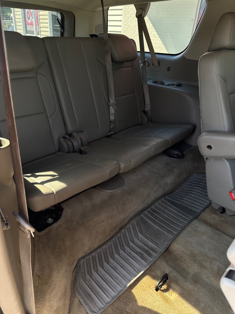 Photo 18 of this CHEVROLET SUBURBAN