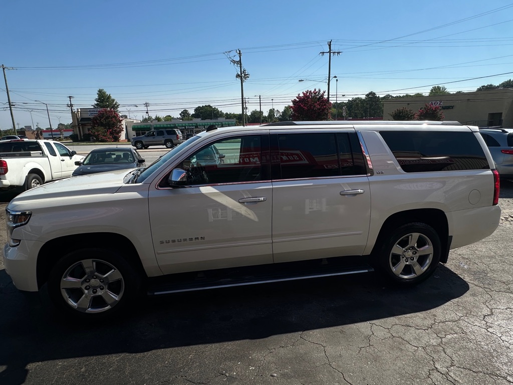 Photo 5 of this CHEVROLET SUBURBAN