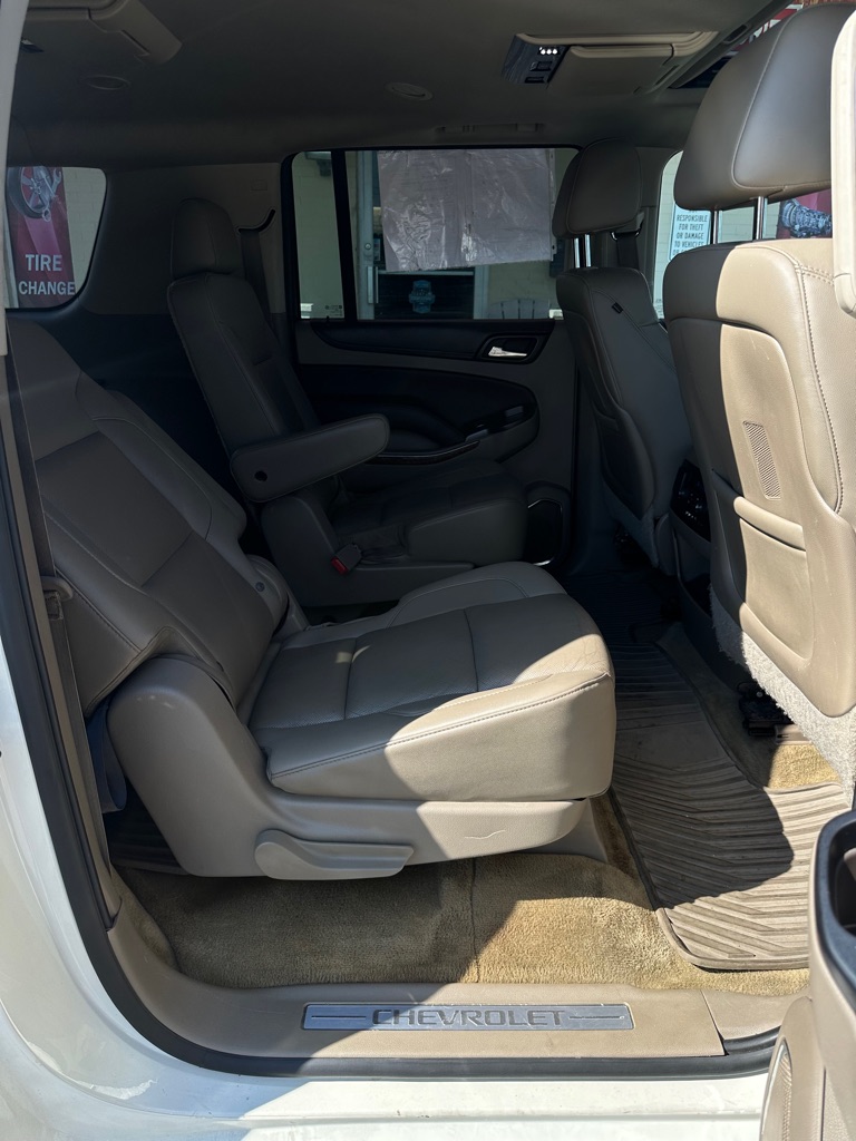 Photo 17 of this CHEVROLET SUBURBAN