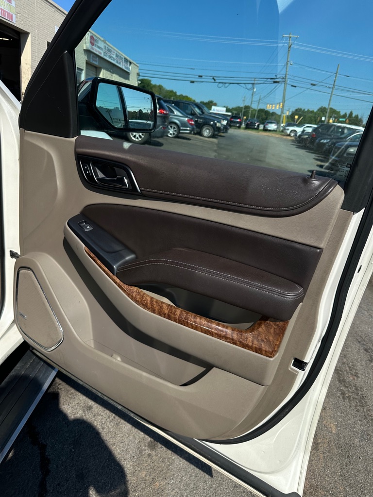 Photo 20 of this CHEVROLET SUBURBAN