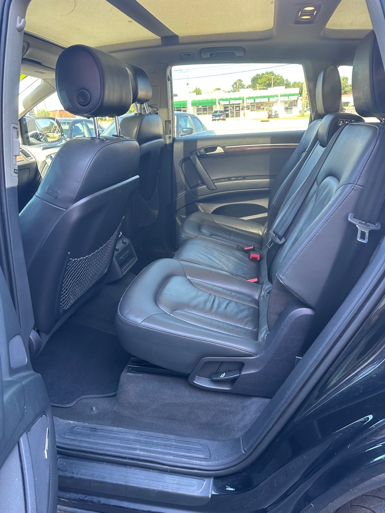 Photo 12 of this AUDI Q7