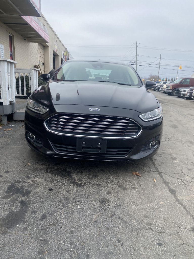 Photo 3 of this FORD FUSION HYBRID